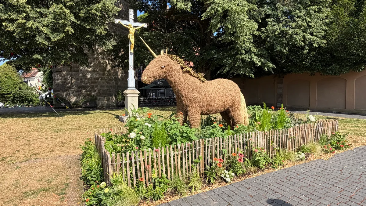 Diese stattliche Exemplar beim Rems-Park ist das grösste Einhorn der Stadt. Impressionen aus der Einhornstadt Schwäbisch Gmünd.